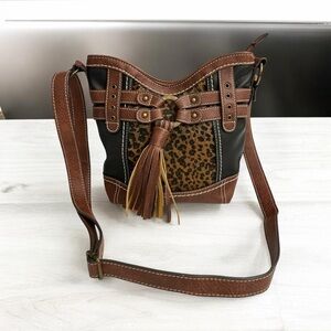 BOC Black Leopard-Accent Brantley
Crossbody Bag
